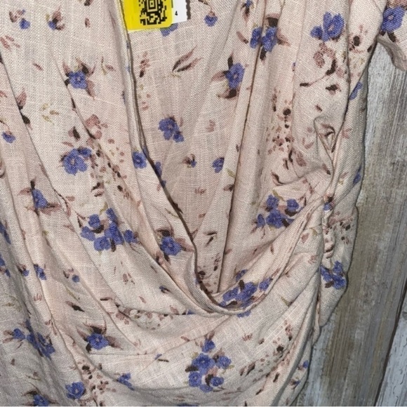 New With Tag ASTR Periwinkle Floral Blouse - Picture 4 of 4